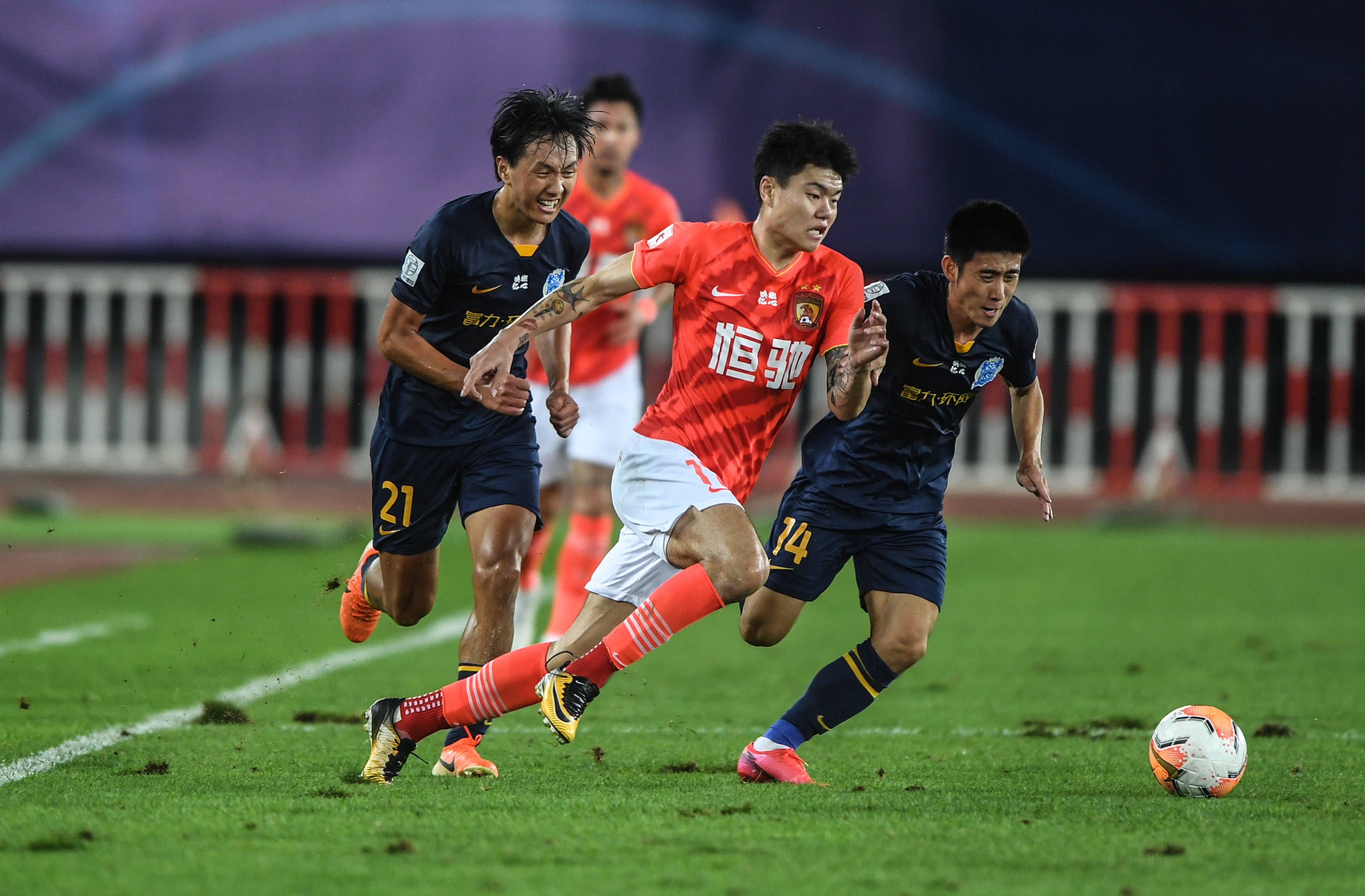 后防线也频 后防线也频