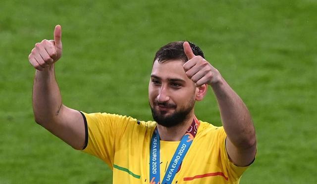 赛季初面临 赛季初面临