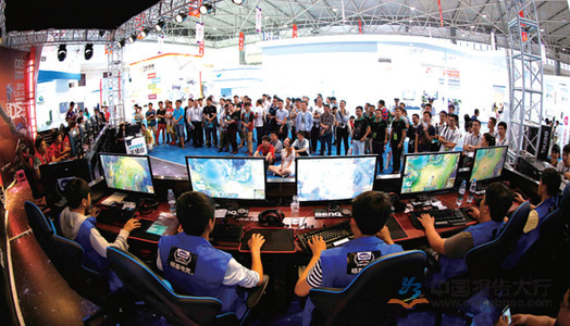 年加盟曼城 年加盟曼城