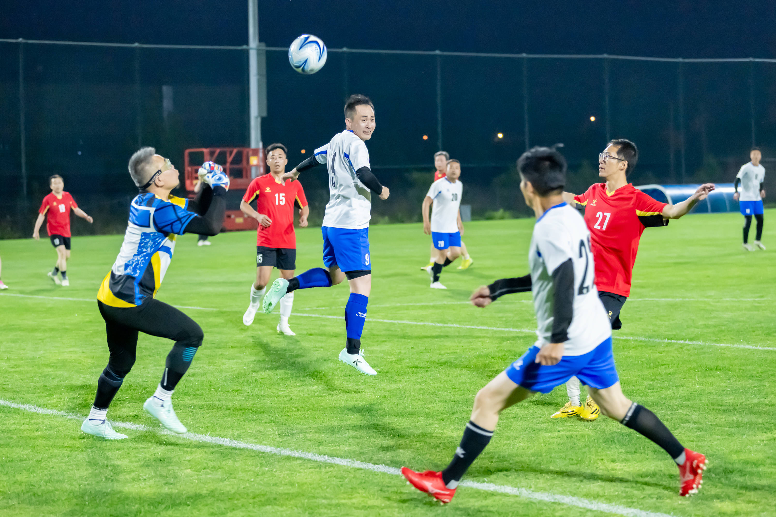 半赛季的竞 半赛季的竞