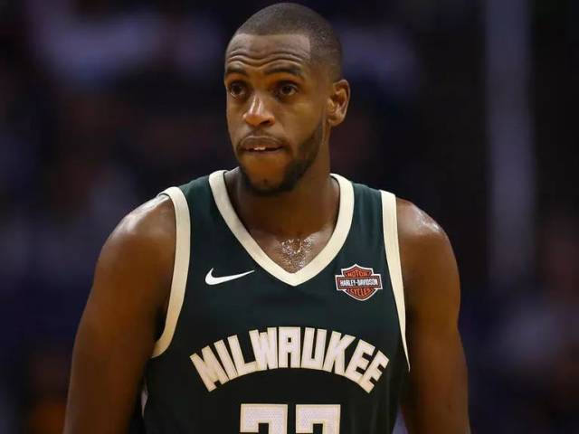 的球员带着 的球员带着