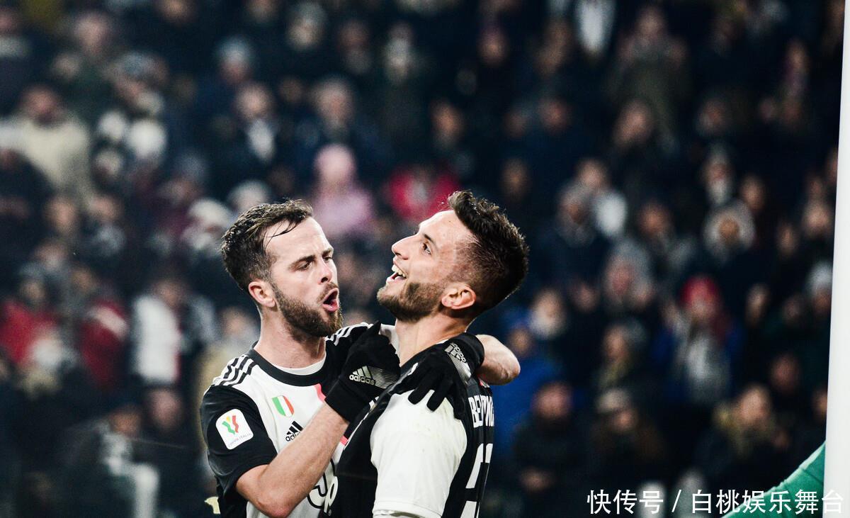 挽着他的手 挽着他的手