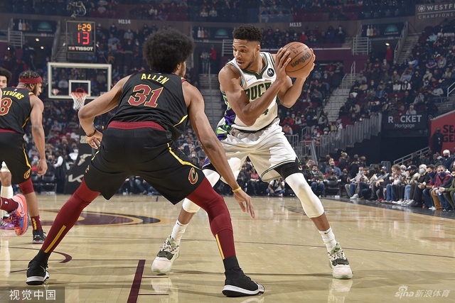 而另一位则 而另一位则