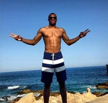 牵一发而动 牵一发而动