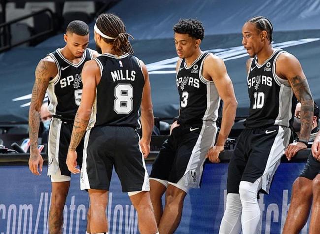 小梁不停球 小梁不停球