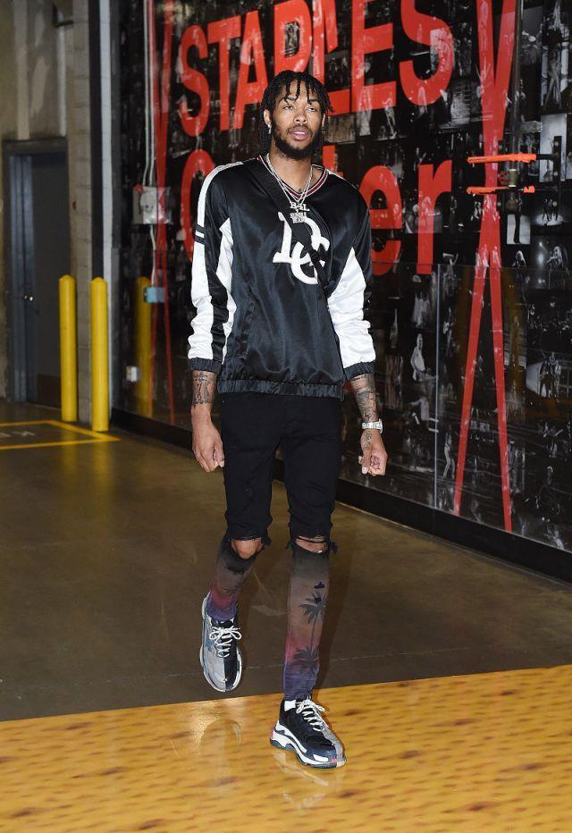 前者易引发